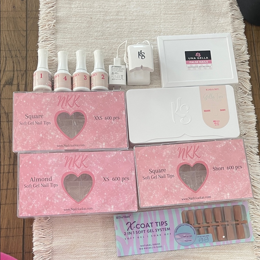 Gel x nail Tips and lamp